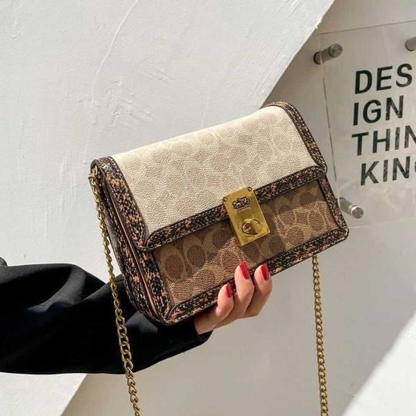 wholesale ingle young shoulder crossbody bag 2021, style, lock lock, trend, versatile, women's , color contrast snake luxuryss designer
wholesale ingle young shoulder crossbody bag 2021, style, lock lock, trend, versatile, women's , color contrast snake luxuryss designer