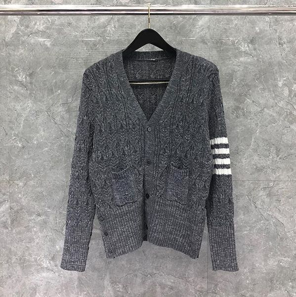 2021 fashion brand sweaters men slim fit v-neck cardigan clothing striped wool retro thick winter casual coat, White;black
2021 fashion brand sweaters men slim fit v-neck cardigan clothing striped wool retro thick winter casual coat, White;black