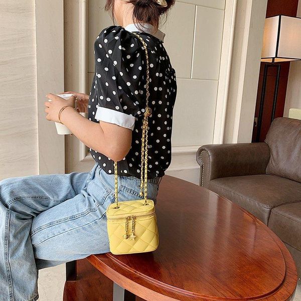 shoulder bags women fashion mini bag handbag female chains party lady crossbody rose red leather metal messenger bucket designer eblhb, Red;black
shoulder bags women fashion mini bag handbag female chains party lady crossbody rose red leather metal messenger bucket designer eblhb, Red;black
