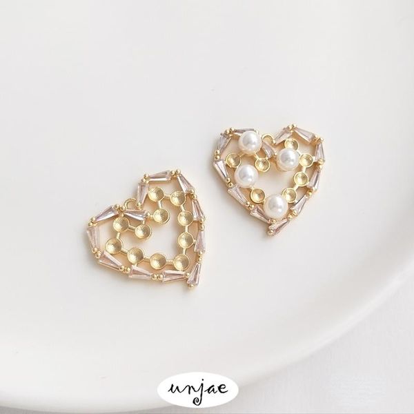 charms real gold and color t square zirconia edging peach heart-shaped bead holder pendant diy love heart, Bronze;silver
charms real gold and color t square zirconia edging peach heart-shaped bead holder pendant diy love heart, Bronze;silver