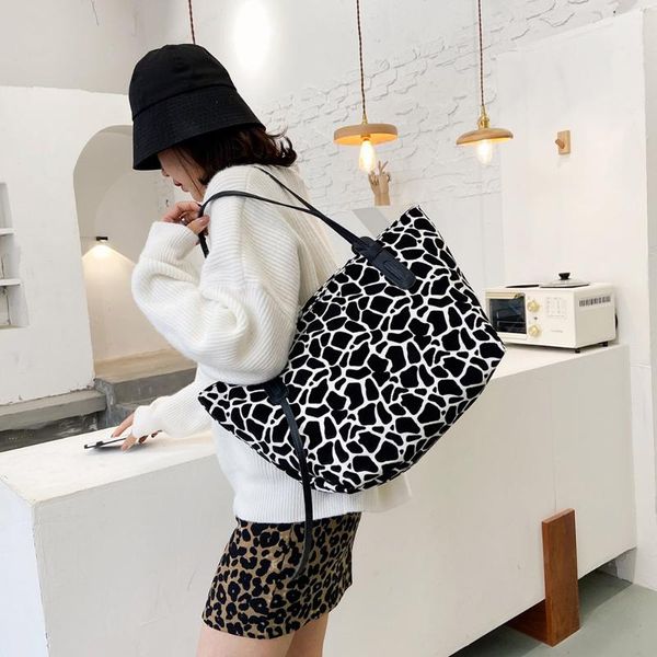 simply crossbody bags leopard printed canvas shoulder messenger bag lady chain travel small handbags for women 2021
simply crossbody bags leopard printed canvas shoulder messenger bag lady chain travel small handbags for women 2021