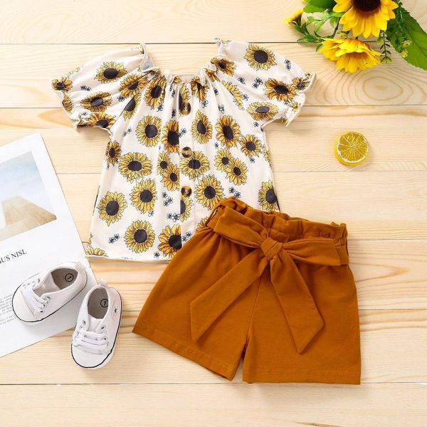 clothing sets infant summer outfits baby girl flower print puff sleeve ruffle round neck button t-shirt + solid color bow-knot shorts 3-24m, White
clothing sets infant summer outfits baby girl flower print puff sleeve ruffle round neck button t-shirt + solid color bow-knot shorts 3-24m, White