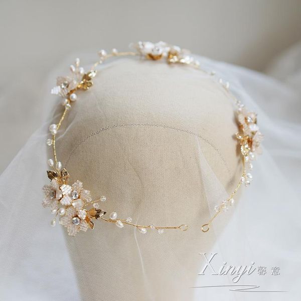 hair clips & barrettes casablanca - freshwater pearl flower, rhinestone leaves and crystal bridal vine, Golden;silver
hair clips & barrettes casablanca - freshwater pearl flower, rhinestone leaves and crystal bridal vine, Golden;silver