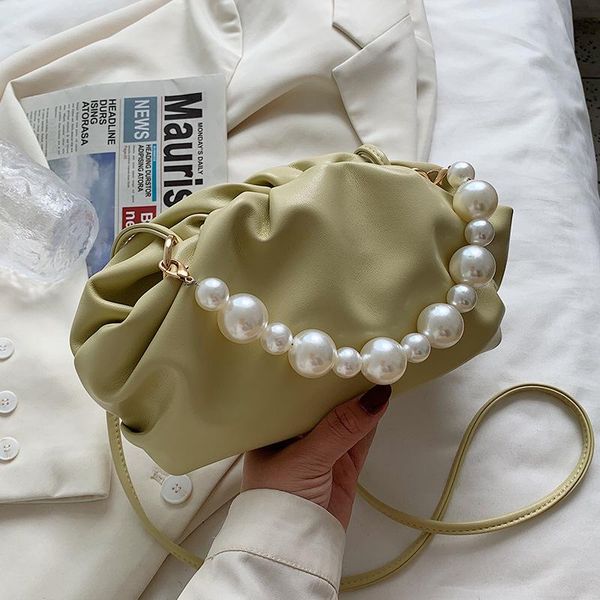 shoulder bags niche design women's bag 2021 brand trendy pearl chain portable fold cloud fashion one-shoulder messenger 
shoulder bags niche design women's bag 2021 brand trendy pearl chain portable fold cloud fashion one-shoulder messenger