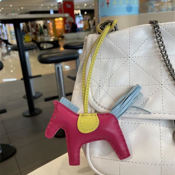 handmade real leather luxury designers keychains women rainbow horse headphone bag men car key rings pendant accessories 30 color, Silver
handmade real leather luxury designers keychains women rainbow horse headphone bag men car key rings pendant accessories 30 color, Silver