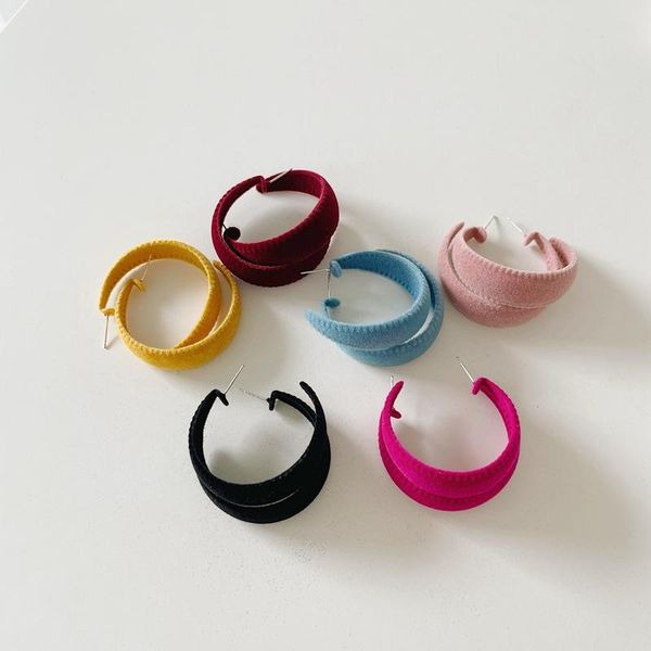 hoop & huggie 2021 trendy classic minimalist geometric multicolor flocking metal big earrings for women winter aesthetic jewelry, Golden;silver
hoop & huggie 2021 trendy classic minimalist geometric multicolor flocking metal big earrings for women winter aesthetic jewelry, Golden;silver