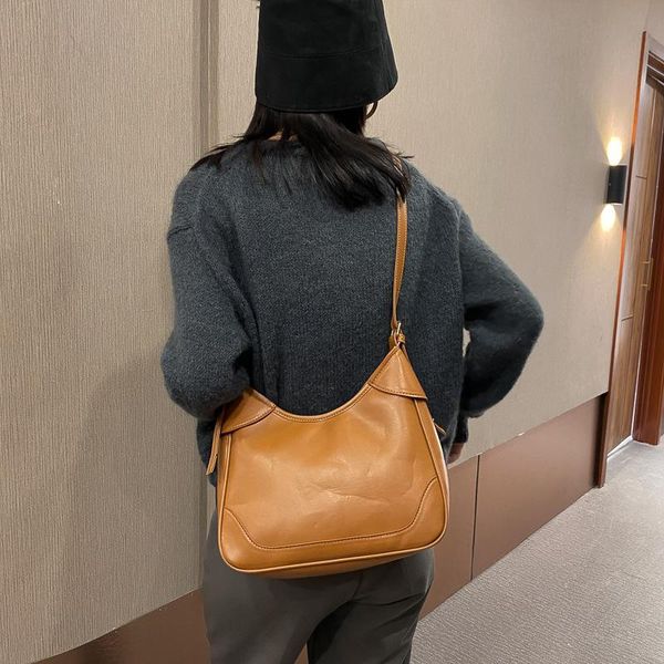 shoulder bags retro women's bag pu simple winter 2021 niche french large capacity messenger solid color flow
shoulder bags retro women's bag pu simple winter 2021 niche french large capacity messenger solid color flow