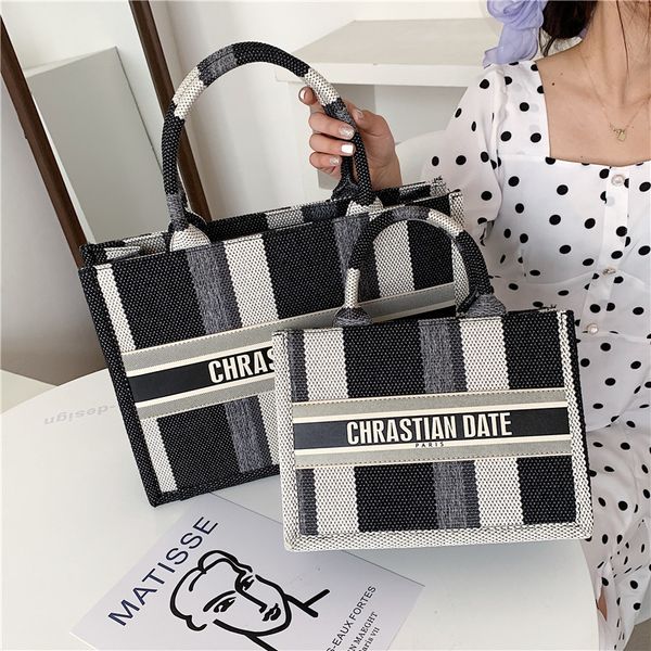 this year's popular bag women's summer new handbag is small, textured and high-capacity net red purse outlet
this year's popular bag women's summer new handbag is small, textured and high-capacity net red purse outlet