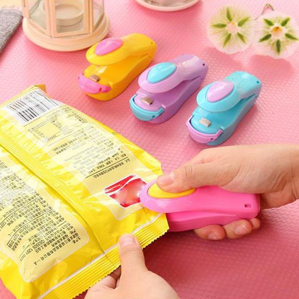 bag clips food heat portable hand pressing plastic package mini sealing machine easy resealer for snack kitchen gadgets
bag clips food heat portable hand pressing plastic package mini sealing machine easy resealer for snack kitchen gadgets