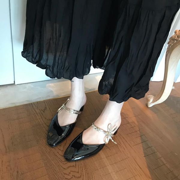 slippers semi-slippers thick heel round head temperament bow knot mid-heel single shoes versatile female autumn, Black
slippers semi-slippers thick heel round head temperament bow knot mid-heel single shoes versatile female autumn, Black