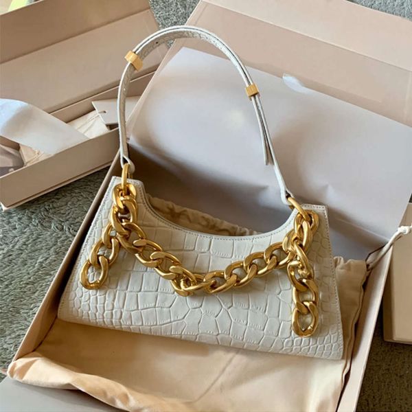 2021 new half moon armpit thick chain method stick crocodile grain cowhide niche portable one shoulder lady bag
2021 new half moon armpit thick chain method stick crocodile grain cowhide niche portable one shoulder lady bag