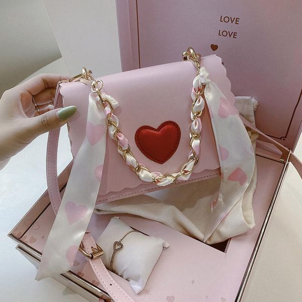 evening bags luxury design heart-shaped lady handbag 2021 fashion hand carrying small square bag versatile shoulder messenger
evening bags luxury design heart-shaped lady handbag 2021 fashion hand carrying small square bag versatile shoulder messenger