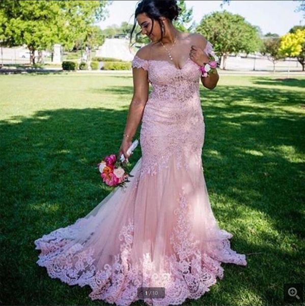 2021 vestido de festa pink tulle mermaid prom dresses off the shoulder v neckline beaded lace appliques party gowns floor length formal red, Black
2021 vestido de festa pink tulle mermaid prom dresses off the shoulder v neckline beaded lace appliques party gowns floor length formal red, Black