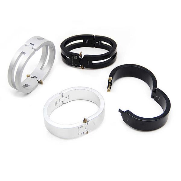 hip hop alyx bracelet lover couples casual letters engraving streetwear functional style aluminium alloy alyx bangles bracelet q0717, Black
hip hop alyx bracelet lover couples casual letters engraving streetwear functional style aluminium alloy alyx bangles bracelet q0717, Black