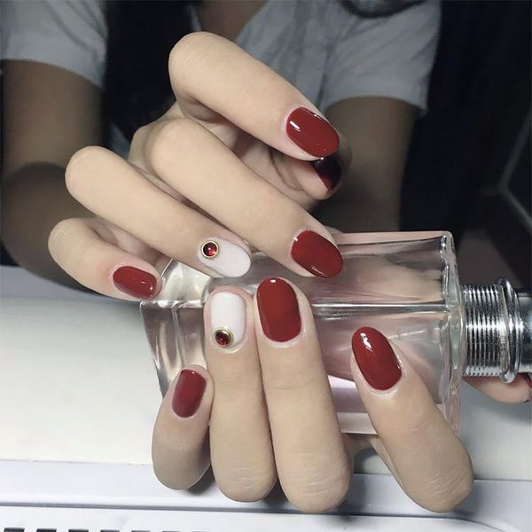 false nails european bride nail art decortion series red and white fake full cover short round head ins diamond patches, Red;gold
false nails european bride nail art decortion series red and white fake full cover short round head ins diamond patches, Red;gold