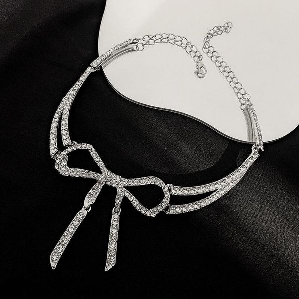 chokers 2021 ladies light luxury necklace choker bowknot with shiny crystal short clavicle chain dinner jewelry gift, Golden;silver
chokers 2021 ladies light luxury necklace choker bowknot with shiny crystal short clavicle chain dinner jewelry gift, Golden;silver