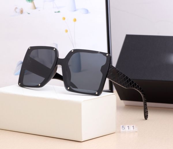 2021 new fashion designer sunglasses brand polarized lens sun glasses eyewear for women eyeglasses metal fram 511, White;black
2021 new fashion designer sunglasses brand polarized lens sun glasses eyewear for women eyeglasses metal fram 511, White;black