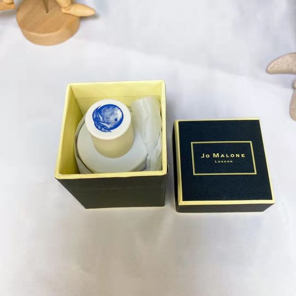 factory direct car air freshener oud bergamot 30ml women fragrance eau de parfum long lasting good smell edp lady cologne water fast ship
factory direct car air freshener oud bergamot 30ml women fragrance eau de parfum long lasting good smell edp lady cologne water fast ship