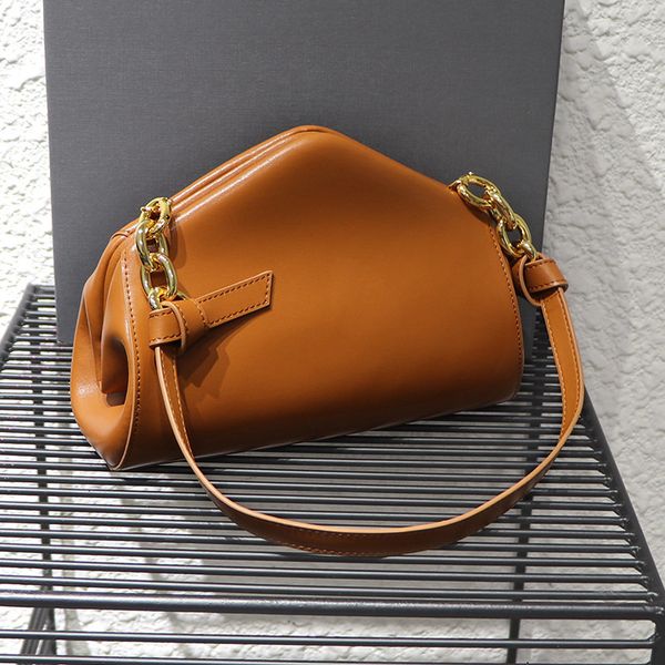 designer bags 2021 new tide corner knotting cloud magnetic buckle leather clip hand carrying underarm dumpling oblique cross bag
designer bags 2021 new tide corner knotting cloud magnetic buckle leather clip hand carrying underarm dumpling oblique cross bag