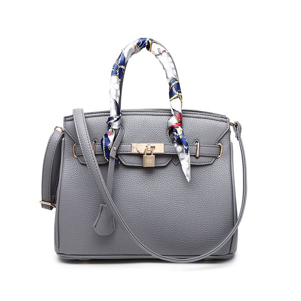 2021 spring and summer new lychee pattern fashion hand kelly slung women's bag
2021 spring and summer new lychee pattern fashion hand kelly slung women's bag