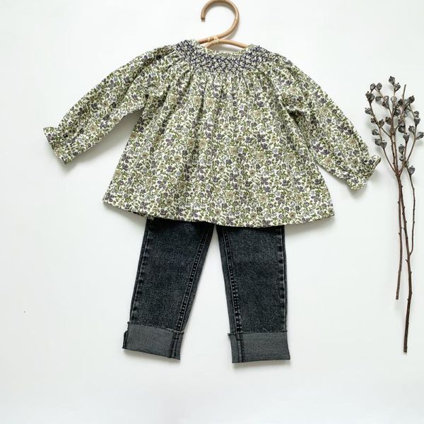 children's shirts girls smocking shirts children floral cotton blouse toddler vintage smock long sleeve baby smocked undershirt, White;black
children's shirts girls smocking shirts children floral cotton blouse toddler vintage smock long sleeve baby smocked undershirt, White;black