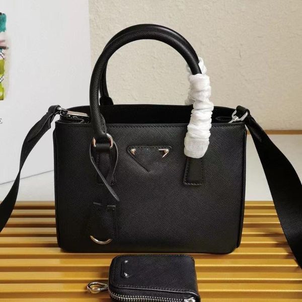 evening bags high-end fashion luxury design for spring/summer 2021. ladies handbag shoulder bag
evening bags high-end fashion luxury design for spring/summer 2021. ladies handbag shoulder bag