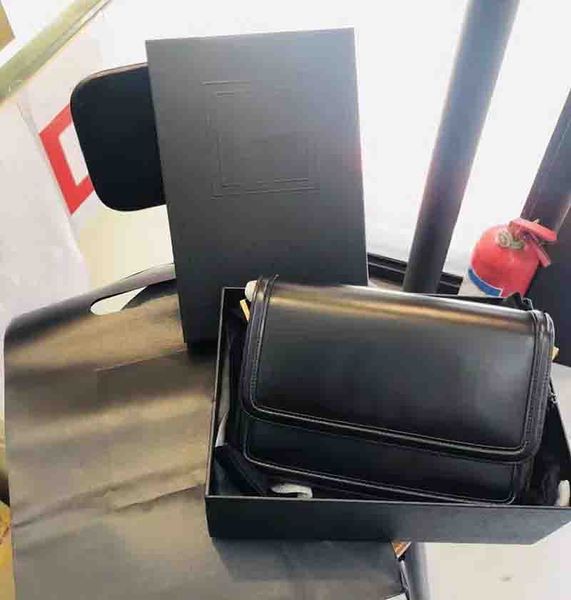 designers shoulder bag women fashion hardware flap bags luxurys cross body pouch lady handbag
designers shoulder bag women fashion hardware flap bags luxurys cross body pouch lady handbag