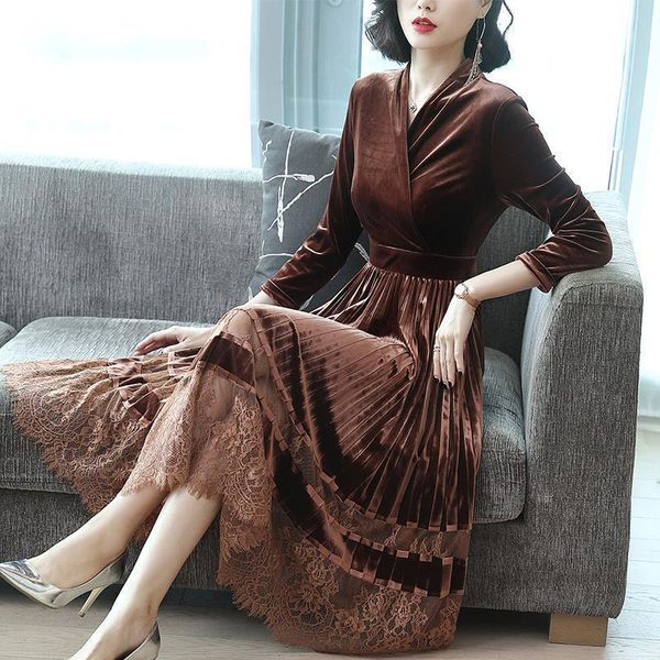 women 2021 autumn fashion retro golden velvet long dress female v-neck bottoming dresses ladies patchwork lace vestidos v347 casual, Black;gray
women 2021 autumn fashion retro golden velvet long dress female v-neck bottoming dresses ladies patchwork lace vestidos v347 casual, Black;gray