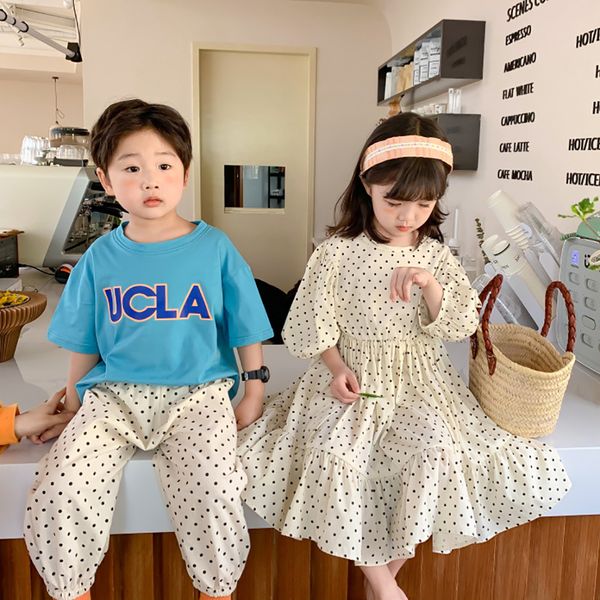 childrens 2021 summer korean good quality girl plaid love polka dot puff sleeve round neck dress bloomers siblings, Red;yellow
childrens 2021 summer korean good quality girl plaid love polka dot puff sleeve round neck dress bloomers siblings, Red;yellow