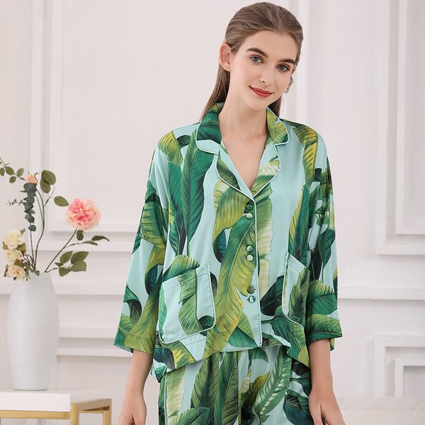 women's sleepwear autumn cartoon leaves printed women 2pcs pajamas set comfort loose thin turn down collar rayon pants homewea, Black;red
women's sleepwear autumn cartoon leaves printed women 2pcs pajamas set comfort loose thin turn down collar rayon pants homewea, Black;red