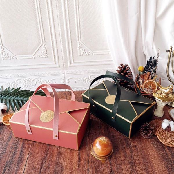 gift wrap bronzing paper handle candy box portable tote gifts packaging boxes for wedding birthday party cookie package
gift wrap bronzing paper handle candy box portable tote gifts packaging boxes for wedding birthday party cookie package