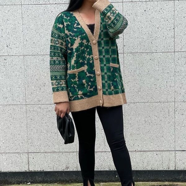 xeasy fall for vintage jacquard woman's knitted-out, casual fashion cardigan sweater lets go of low-v cleavage, White;black
xeasy fall for vintage jacquard woman's knitted-out, casual fashion cardigan sweater lets go of low-v cleavage, White;black