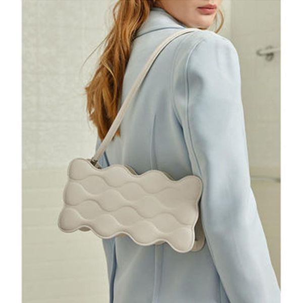 cross body 2021 retro wave pattern baguette bags for women causal shoulder armpit bag elegant female handbag lady clutch purse
cross body 2021 retro wave pattern baguette bags for women causal shoulder armpit bag elegant female handbag lady clutch purse
