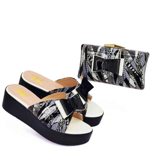 2021 summer dinner fashion slippers with small bags versatile muffin shoes thick soled handbags, Black
2021 summer dinner fashion slippers with small bags versatile muffin shoes thick soled handbags, Black