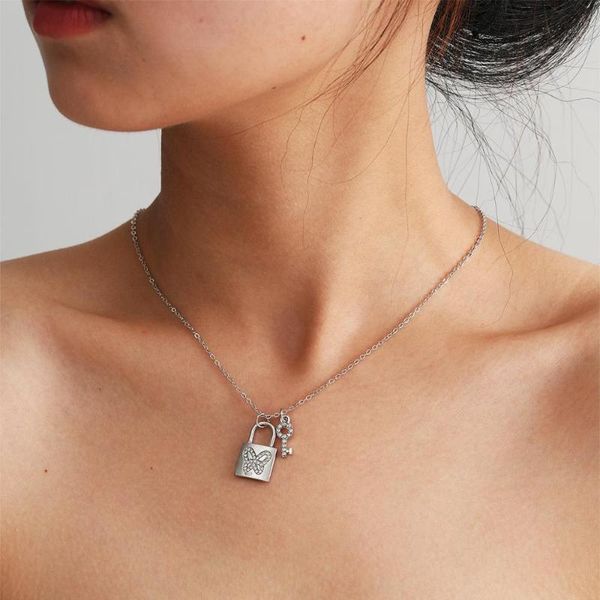 chokers rhinstone choker lover lock key pendant necklace for women punk padlock butterfly chain collier couple jewelry, Golden;silver
chokers rhinstone choker lover lock key pendant necklace for women punk padlock butterfly chain collier couple jewelry, Golden;silver