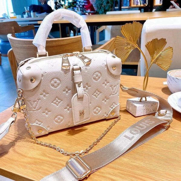 2021 luxury brand women shoulder bags handbag ladies evening bag fashion tote backpack handbags -l0973, Red;black
2021 luxury brand women shoulder bags handbag ladies evening bag fashion tote backpack handbags -l0973, Red;black