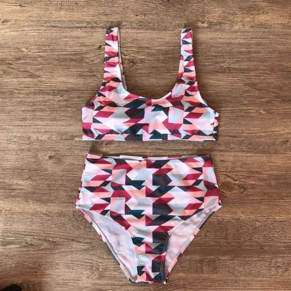 bikini conservative sports high waist women digital geometry split swimsuit, White;black
bikini conservative sports high waist women digital geometry split swimsuit, White;black