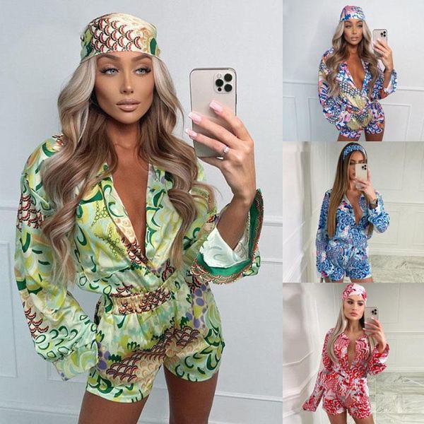women's tracksuits 2021 summer home service printing three-piece casual long-sleeved shirt loose straight shorts headscarf set, Gray
women's tracksuits 2021 summer home service printing three-piece casual long-sleeved shirt loose straight shorts headscarf set, Gray