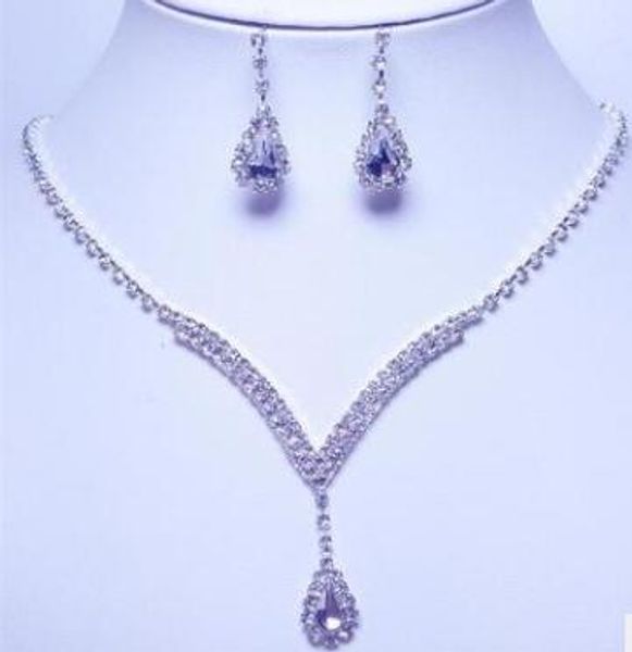2021 fashion personality charm silver rhinestone necklace earrings v-shaped tear crystal bride jewelry set women wedding jewelry set quality
2021 fashion personality charm silver rhinestone necklace earrings v-shaped tear crystal bride jewelry set women wedding jewelry set quality