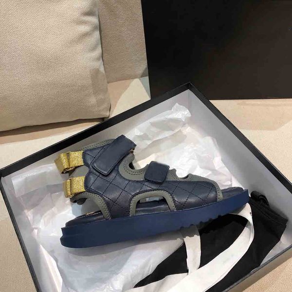 2021 spring summer women's luxury designer sandals fashion good quality 7 colors genuine leather hook & loop flat heeel 35 to 40 contac, Black
2021 spring summer women's luxury designer sandals fashion good quality 7 colors genuine leather hook & loop flat heeel 35 to 40 contac, Black