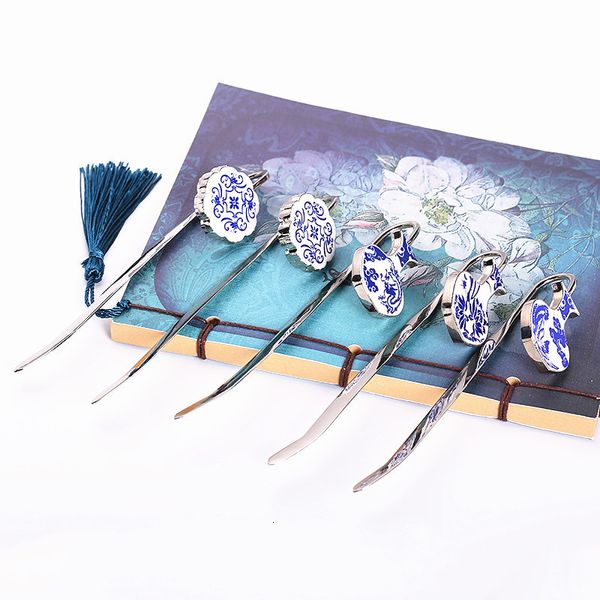 keychains blue and white porcelain vase, metal bookmark, creative chinese style, teacher's graduation gift, Silver
keychains blue and white porcelain vase, metal bookmark, creative chinese style, teacher's graduation gift, Silver