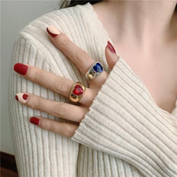 wedding rings aomu 2021 korea vintage red blue rhinestone love heart ring personality metal for women girls party jewelry accessories, Slivery;golden
wedding rings aomu 2021 korea vintage red blue rhinestone love heart ring personality metal for women girls party jewelry accessories, Slivery;golden