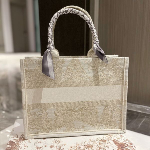 7a+ new beach bags designer handbags fashion brand tote bag oversize three-dimensional embroidery luxury women handbag checker plaid flower
7a+ new beach bags designer handbags fashion brand tote bag oversize three-dimensional embroidery luxury women handbag checker plaid flower