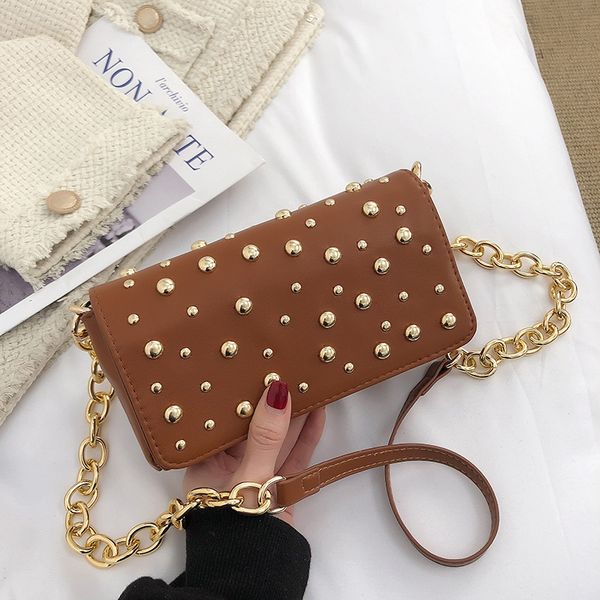 foreign style rivet 2022 new women's fashion chain messenger one shoulder small square bag
foreign style rivet 2022 new women's fashion chain messenger one shoulder small square bag
