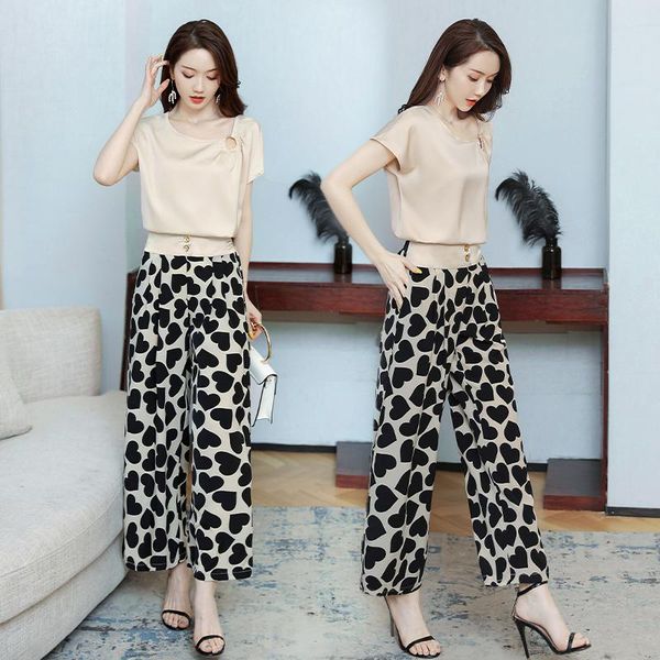 women's two piece pants 2021 summer women pieces suits lady o-neck shirt+printed long wide leg trousers sets, White
women's two piece pants 2021 summer women pieces suits lady o-neck shirt+printed long wide leg trousers sets, White