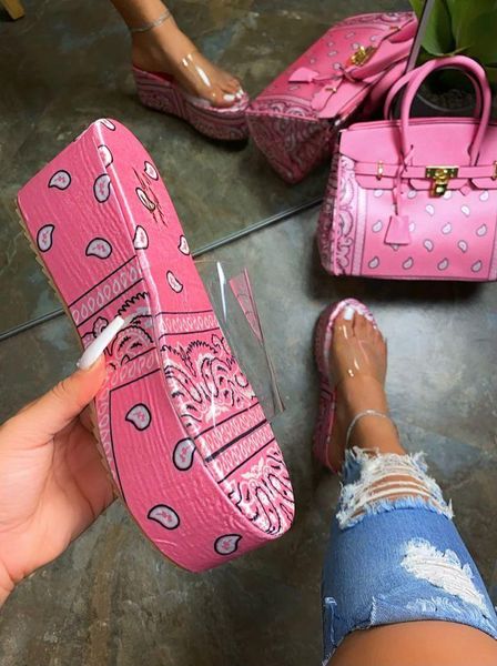 autumn ethnic style thick-soled comfortable all-match large size ladies slippers printed spot, Black
autumn ethnic style thick-soled comfortable all-match large size ladies slippers printed spot, Black