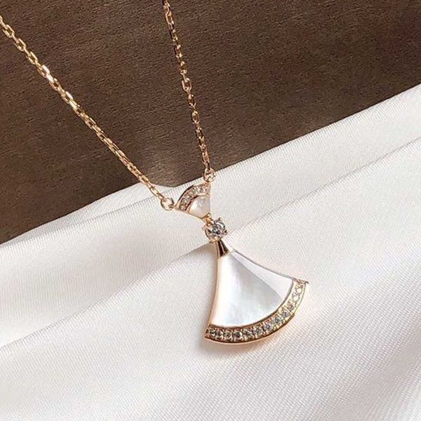 classic luxury designer fashion necklace choker elegance fan-shaped jewelry necklace pendant high-end gift y103, Silver
classic luxury designer fashion necklace choker elegance fan-shaped jewelry necklace pendant high-end gift y103, Silver