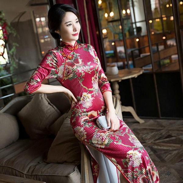 the fashion super quality long velvet sleeves chinese style thin classical red with printing stripe silk dress ethnic clothing
the fashion super quality long velvet sleeves chinese style thin classical red with printing stripe silk dress ethnic clothing
