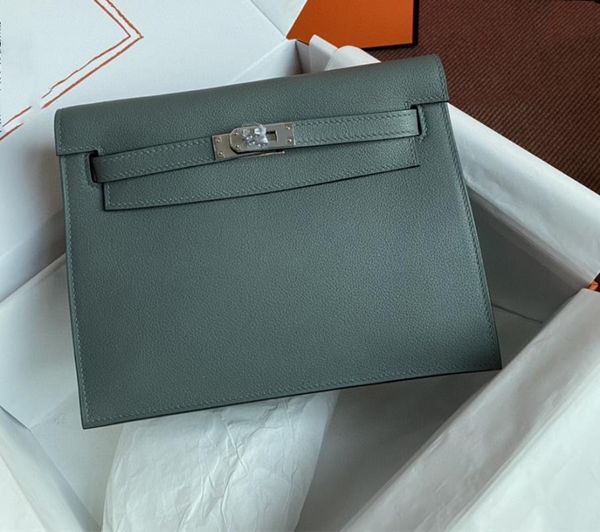 evening bags handmade quality designers danse purse,22cm,brand handbag,3colors,swift leather,fast delivery
evening bags handmade quality designers danse purse,22cm,brand handbag,3colors,swift leather,fast delivery