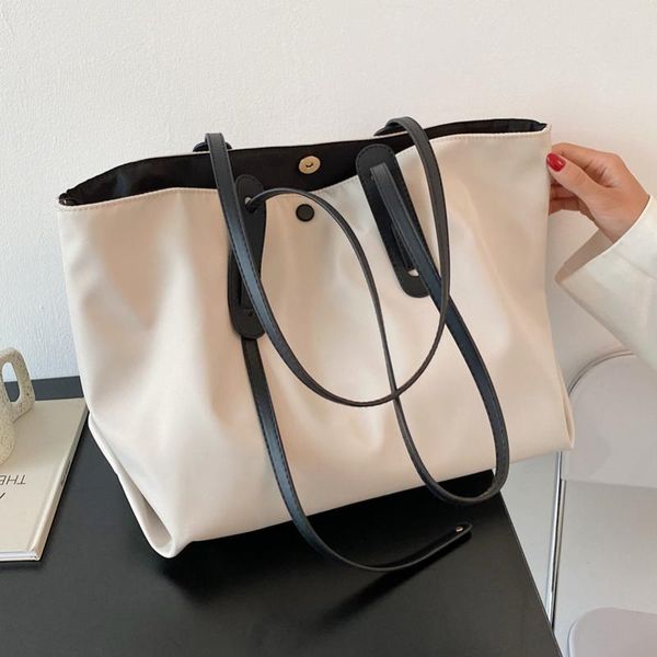 evening bags european and american high-quality women's large-capacity 2021 trendy fashion wild atmosphere one-shoulder underarm bag
evening bags european and american high-quality women's large-capacity 2021 trendy fashion wild atmosphere one-shoulder underarm bag
